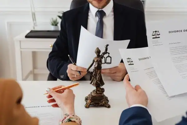 our fees Havant from EH Mediation - image of couple in joint mediation meeting